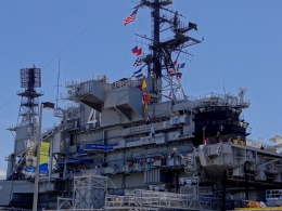 Porte-avions USS Midway