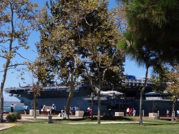 Porte-avions USS Midway