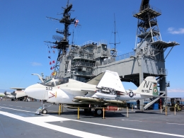 Porte-avions USS Midway